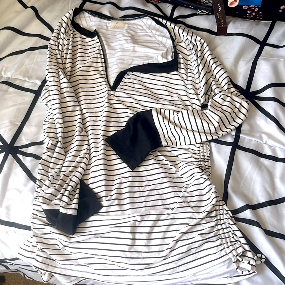 Stretchy long sleeve work out shirt. Calia by carrie underwood. XL